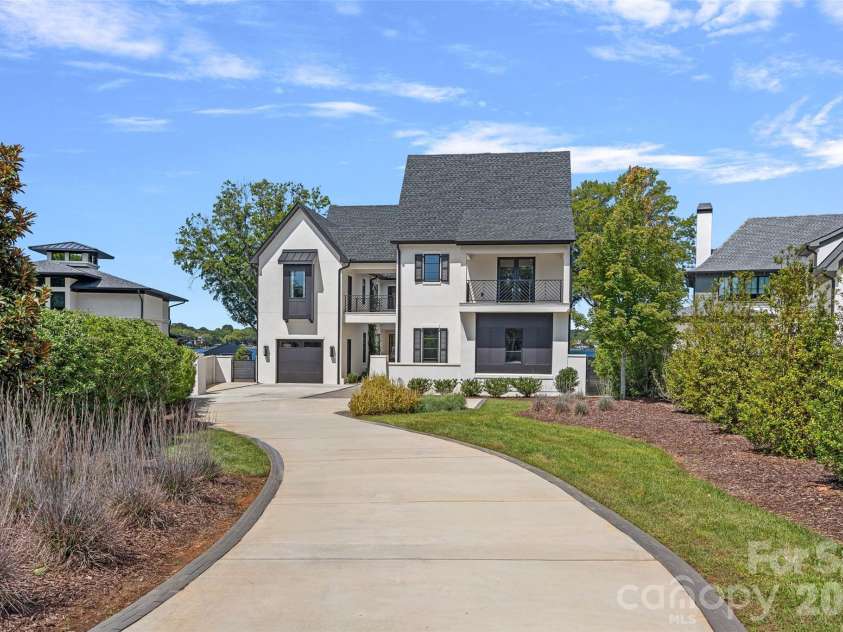 17811 Largo Place, Cornelius, NC 28031.  MLS# CAR4305488, YatesRealty ID 1945. 