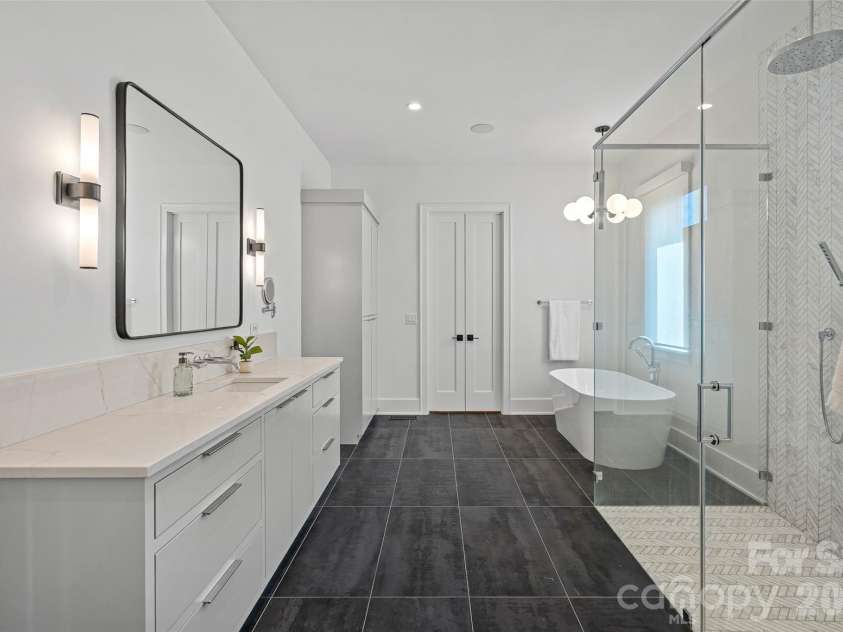 17811 Largo Place, Cornelius, NC 28031.  MLS# CAR4305488, YatesRealty ID 1945. 