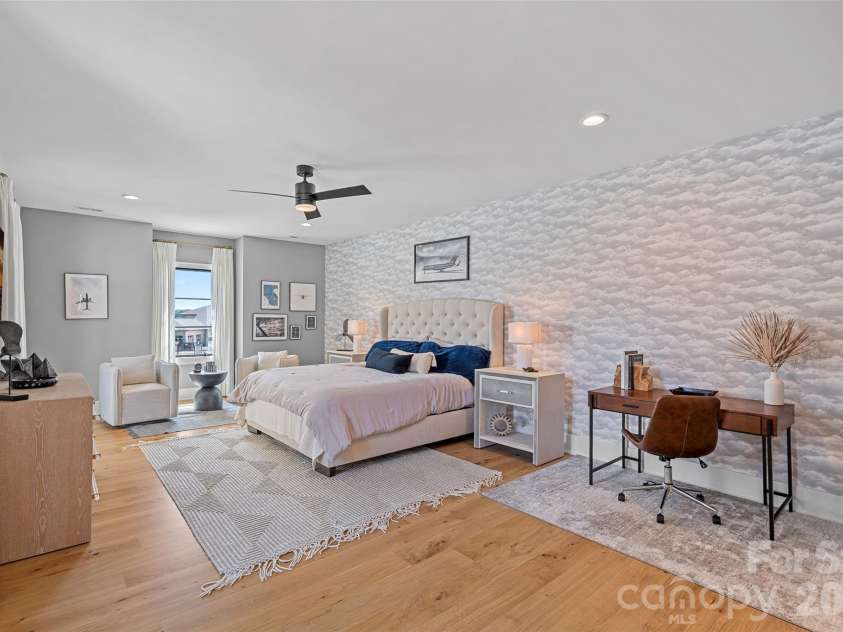 17811 Largo Place, Cornelius, NC 28031.  MLS# CAR4305488, YatesRealty ID 1945. 