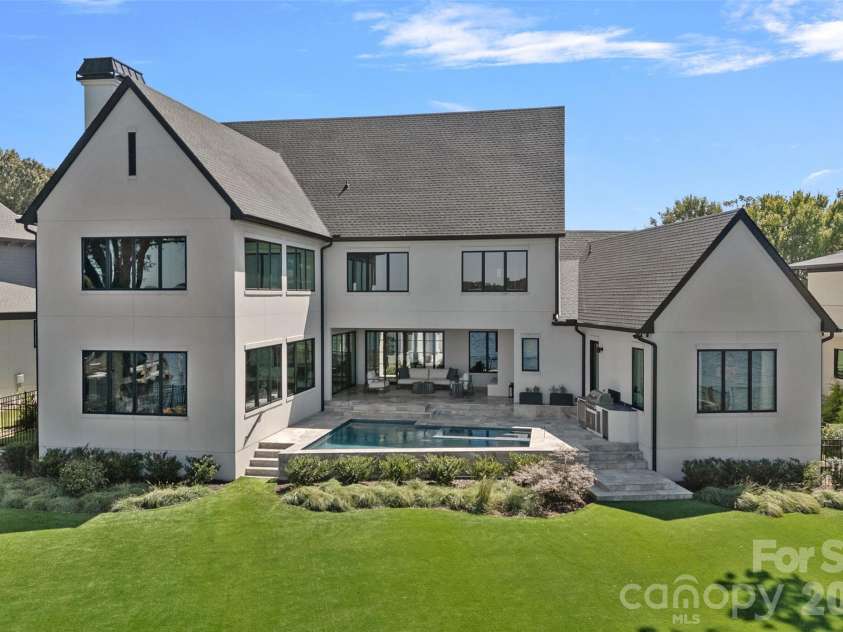 17811 Largo Place, Cornelius, NC 28031.  MLS# CAR4305488, YatesRealty ID 1945. 