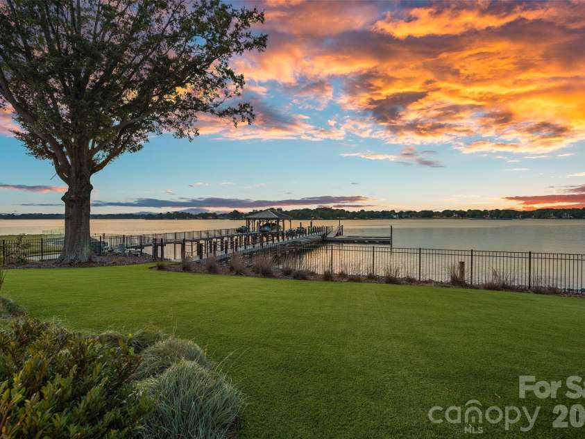 17811 Largo Place, Cornelius, NC 28031.  MLS# CAR4305488, YatesRealty ID 1945. 
