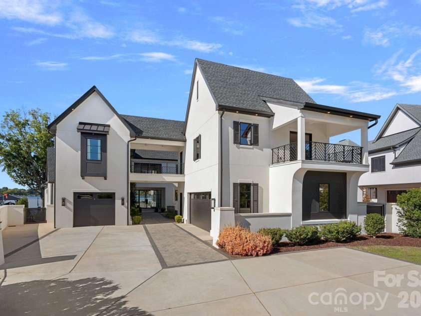 17811 Largo Place, Cornelius, NC 28031.  MLS# CAR4428601, YatesRealty ID 1945. 