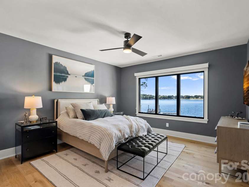 17811 Largo Place, Cornelius, NC 28031.  MLS# CAR4428601, YatesRealty ID 1945. Bedroom 1 w/ Private Ensuite
