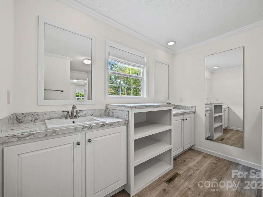 2025 Kisatchie Drive, Hickory Grove, SC 29717.  MLS# CAR4305487, YatesRealty ID 1945. 