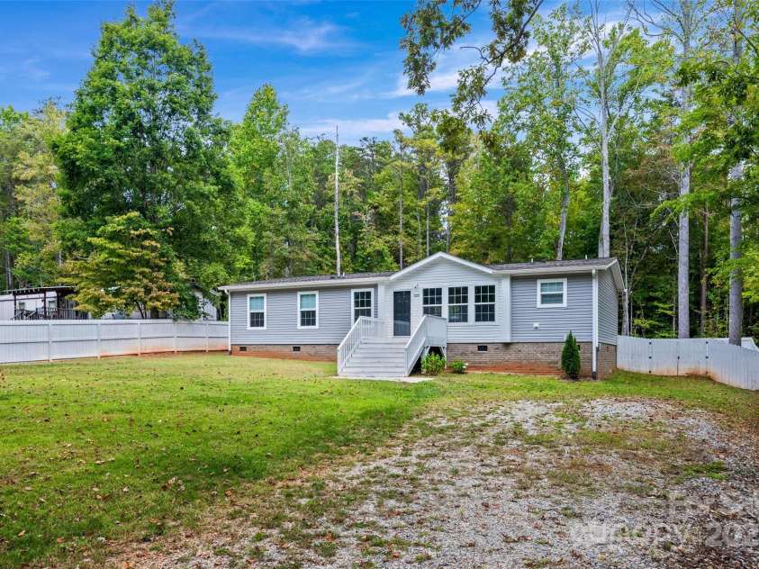 2025 Kisatchie Drive, Hickory Grove, SC 29717.  MLS# CAR4305487, YatesRealty ID 1945. 