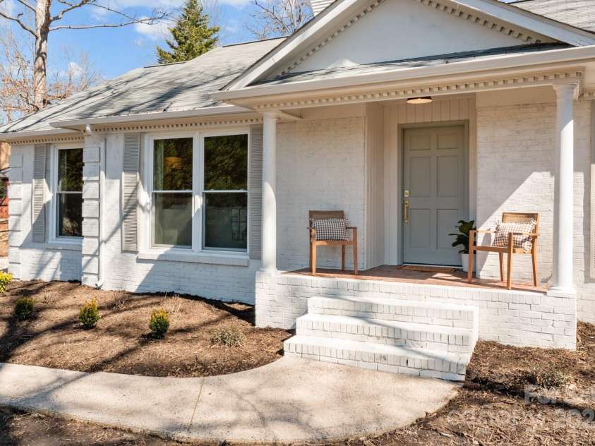 6215 Coatbridge Lane, Charlotte, NC 28212.  MLS# CAR4230551, YatesRealty ID 1945. 