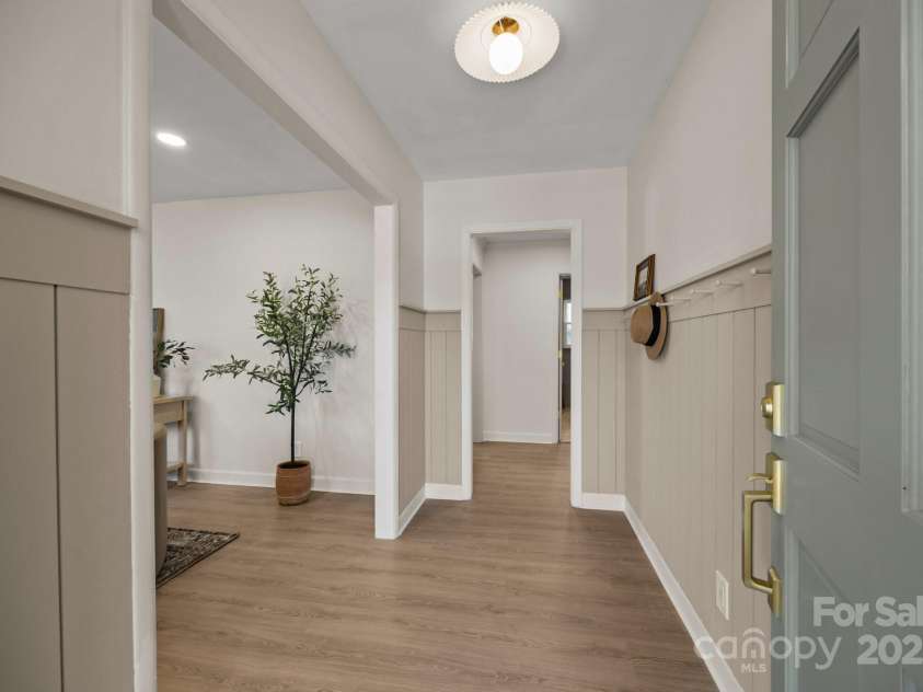 6215 Coatbridge Lane, Charlotte, NC 28212.  MLS# CAR4230551, YatesRealty ID 1945. 