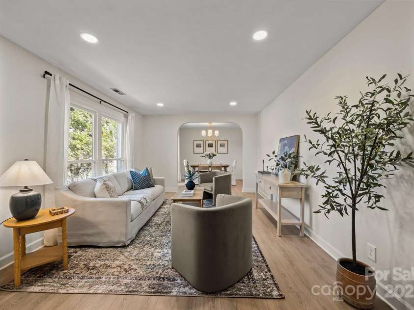 6215 Coatbridge Lane, Charlotte, NC 28212.  MLS# CAR4230551, YatesRealty ID 1945. 