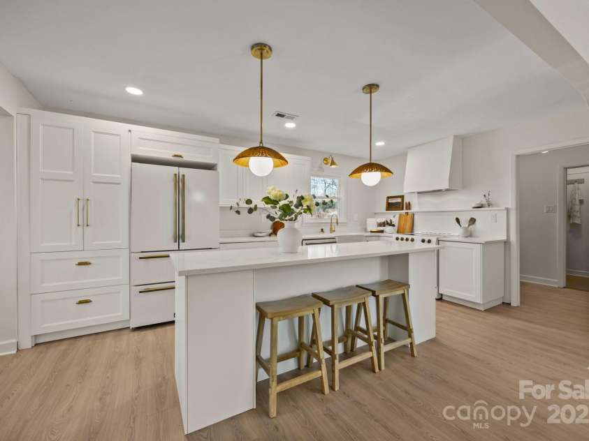 6215 Coatbridge Lane, Charlotte, NC 28212.  MLS# CAR4230551, YatesRealty ID 1945. 