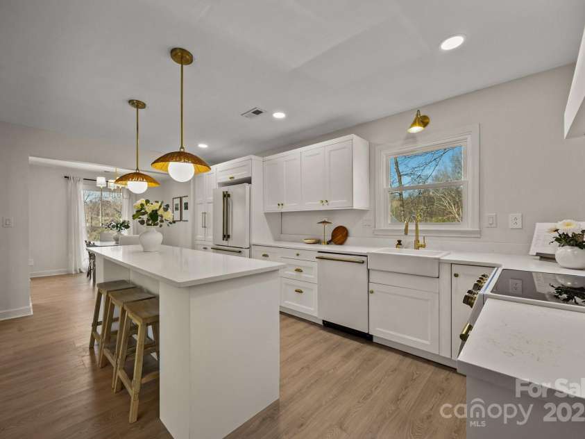 6215 Coatbridge Lane, Charlotte, NC 28212.  MLS# CAR4230551, YatesRealty ID 1945. 