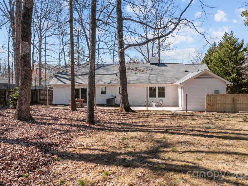 6215 Coatbridge Lane, Charlotte, NC 28212.  MLS# CAR4230551, YatesRealty ID 1945. 