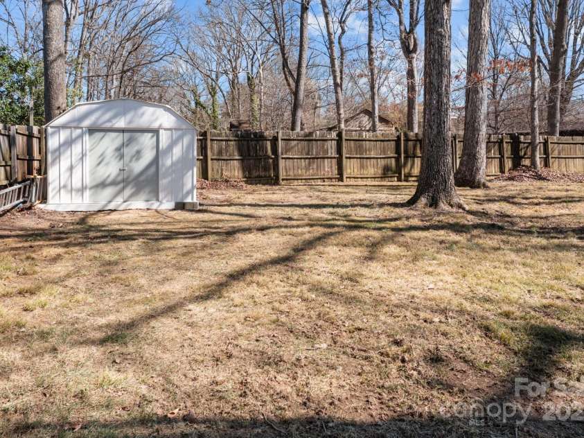 6215 Coatbridge Lane, Charlotte, NC 28212.  MLS# CAR4230551, YatesRealty ID 1945. 