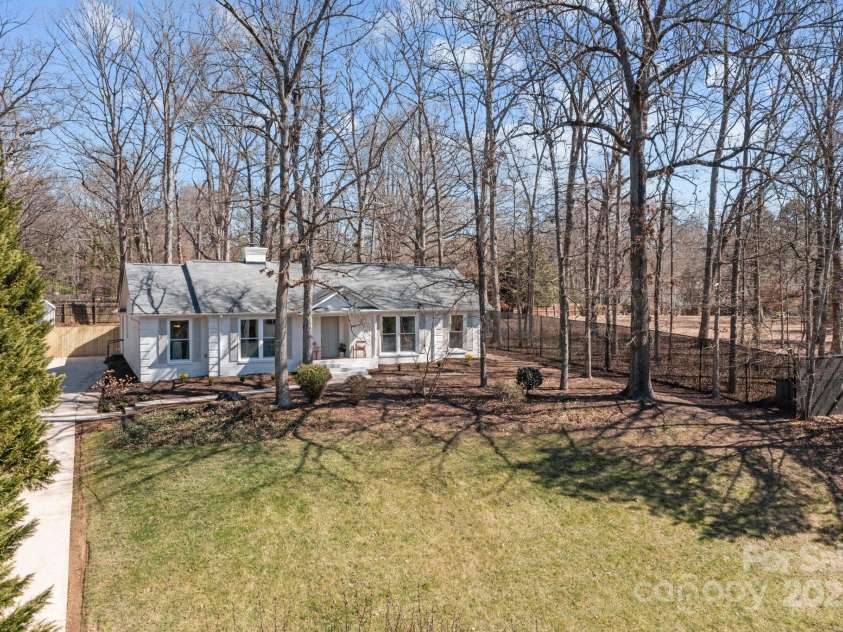 6215 Coatbridge Lane, Charlotte, NC 28212.  MLS# CAR4230551, YatesRealty ID 1945. 