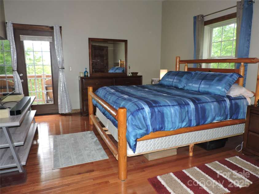 235 Red Oak Lane, Burnsville, NC 28714.  MLS# CAR4261387, YatesRealty ID 19451. 