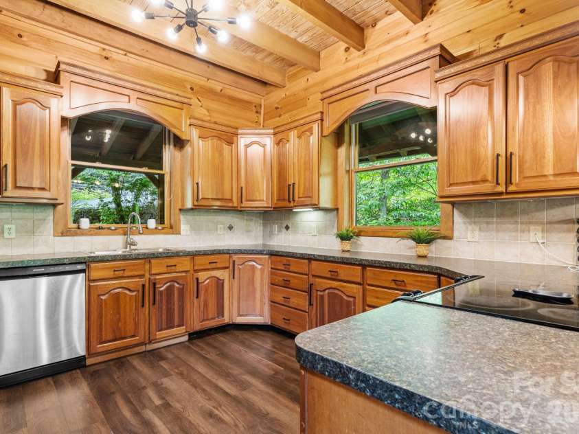 965 Winterstar Loop, Burnsville, NC 28714.  MLS# CAR4379086, YatesRealty ID 19451. 