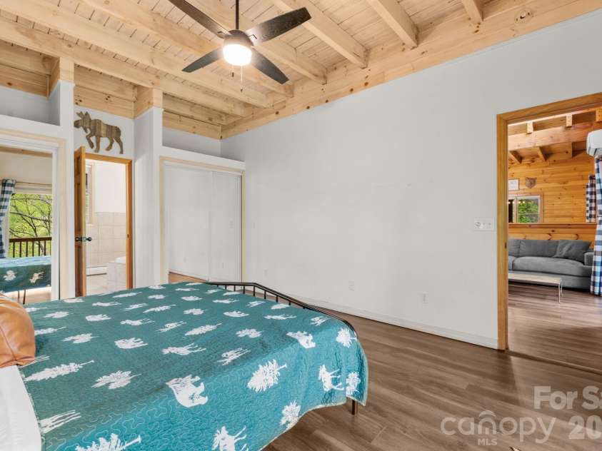 965 Winterstar Loop, Burnsville, NC 28714.  MLS# CAR4379086, YatesRealty ID 19451. 