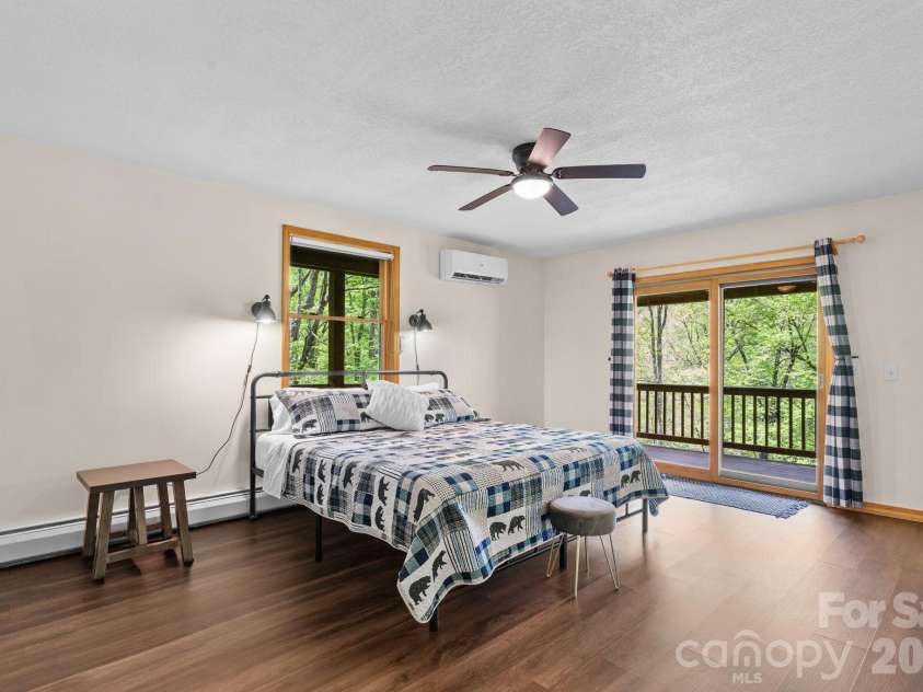965 Winterstar Loop, Burnsville, NC 28714.  MLS# CAR4379086, YatesRealty ID 19451. 