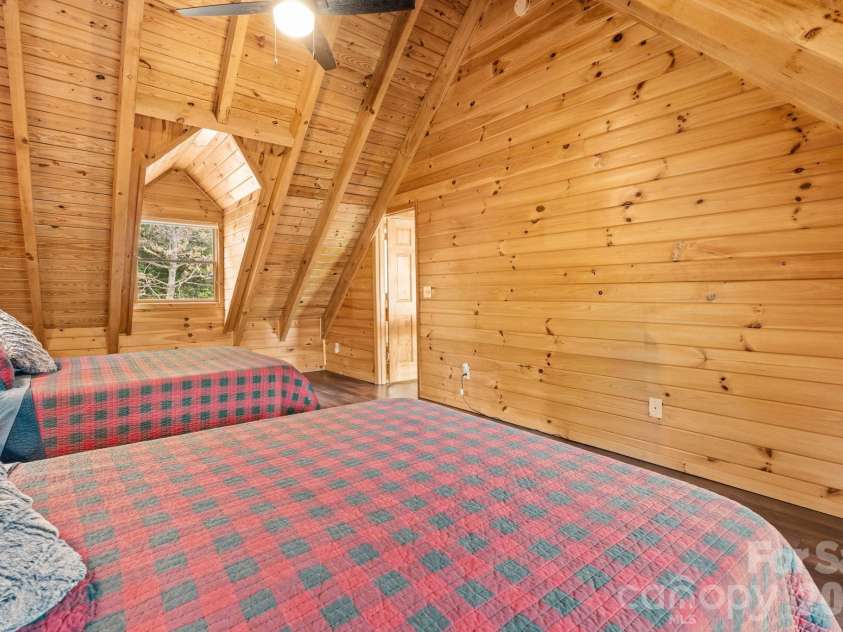 965 Winterstar Loop, Burnsville, NC 28714.  MLS# CAR4379086, YatesRealty ID 19451. 