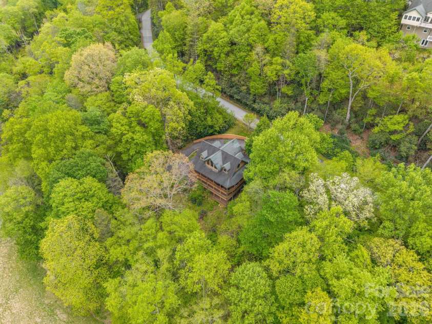 965 Winterstar Loop, Burnsville, NC 28714.  MLS# CAR4379086, YatesRealty ID 19451. 
