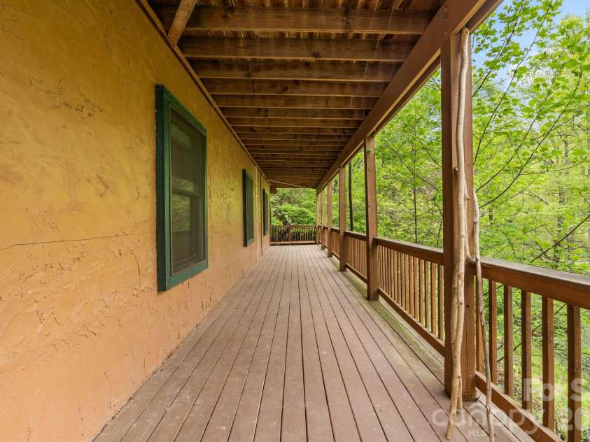 965 Winterstar Loop, Burnsville, NC 28714.  MLS# CAR4379086, YatesRealty ID 19451. 