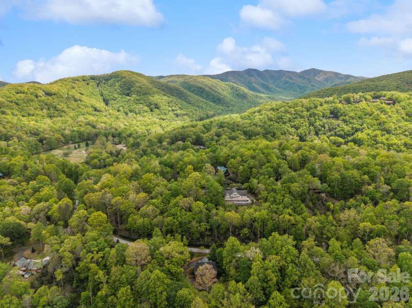 965 Winterstar Loop, Burnsville, NC 28714.  MLS# CAR4379086, YatesRealty ID 19451. 