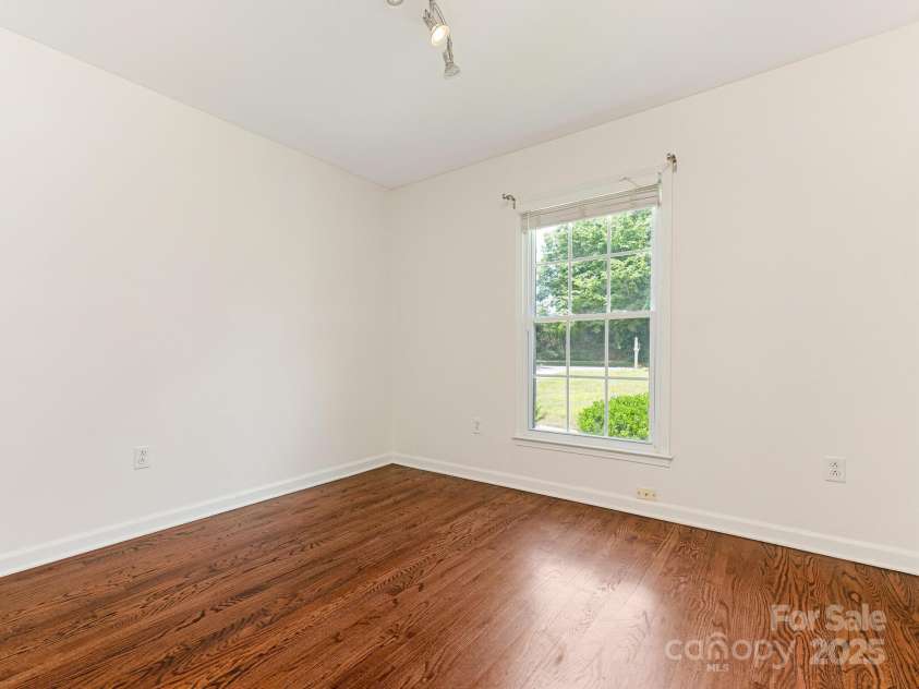 2240 Lawton Bluff Road, Charlotte, NC 28226.  MLS# CAR4262862, YatesRealty ID 19452. 