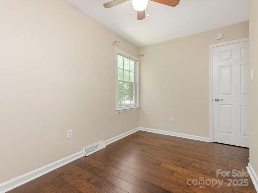 2240 Lawton Bluff Road, Charlotte, NC 28226.  MLS# CAR4262862, YatesRealty ID 19452. 