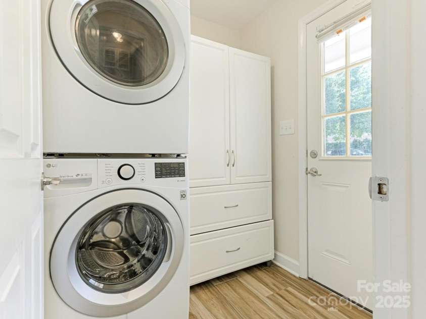 2240 Lawton Bluff Road, Charlotte, NC 28226.  MLS# CAR4262862, YatesRealty ID 19452. 