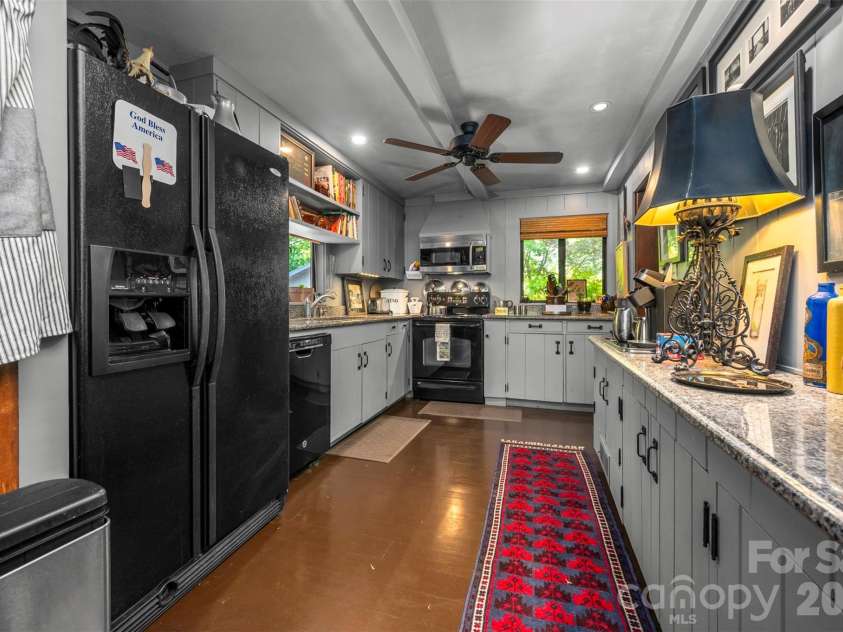 484 Sourwood Ridge Road, Tryon, NC 28782.  MLS# CAR4379103, YatesRealty ID 19452. 