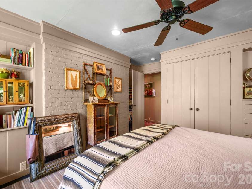 484 Sourwood Ridge Road, Tryon, NC 28782.  MLS# CAR4379103, YatesRealty ID 19452. 