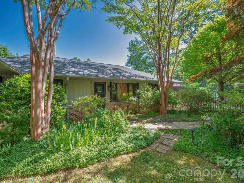 484 Sourwood Ridge Road, Tryon, NC 28782.  MLS# CAR4379103, YatesRealty ID 19452. 