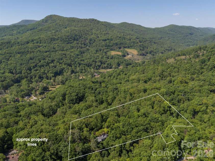 484 Sourwood Ridge Road, Tryon, NC 28782.  MLS# CAR4379103, YatesRealty ID 19452. 