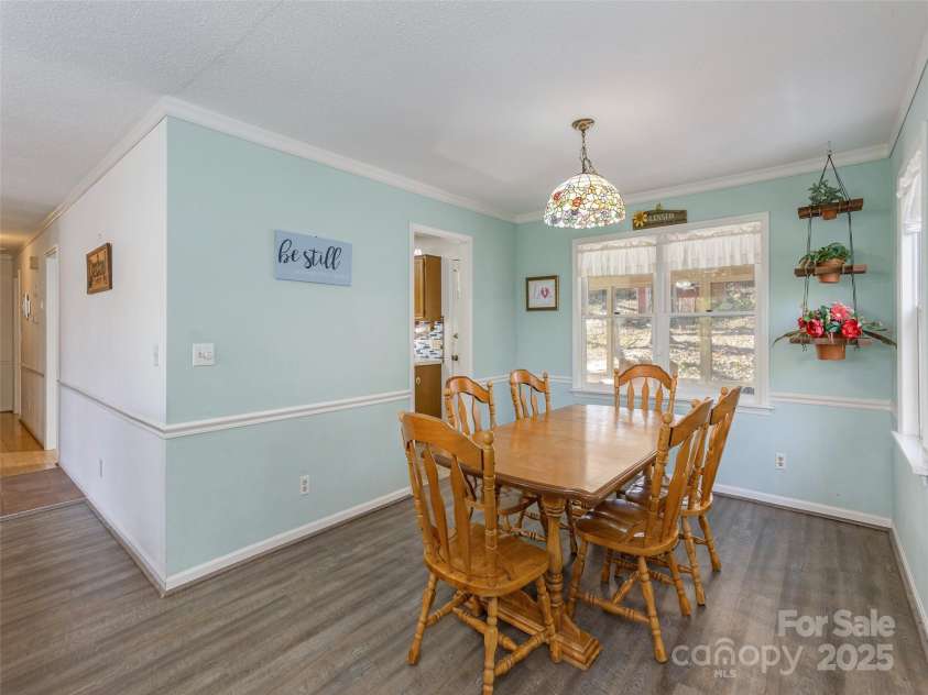 413 Deerhaven Lane, Hendersonville, NC 28791.  MLS# CAR4248321, YatesRealty ID 19453. 