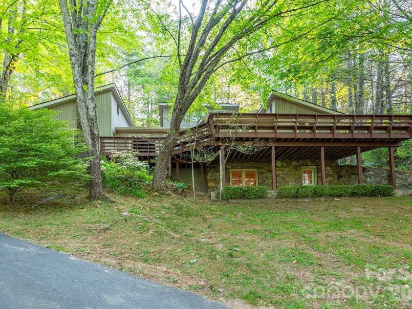 58 Ballantree Drive, Asheville, NC 28803.  MLS# CAR4379084, YatesRealty ID 19453. 