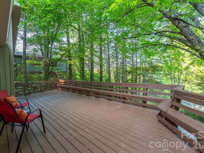 58 Ballantree Drive, Asheville, NC 28803.  MLS# CAR4379084, YatesRealty ID 19453. 