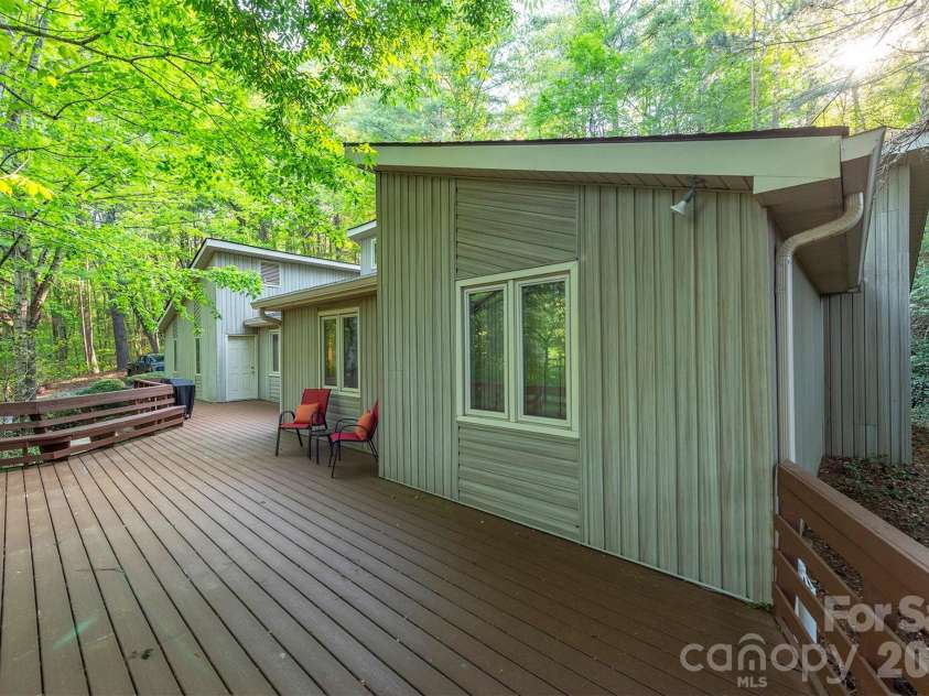 58 Ballantree Drive, Asheville, NC 28803.  MLS# CAR4379084, YatesRealty ID 19453. 