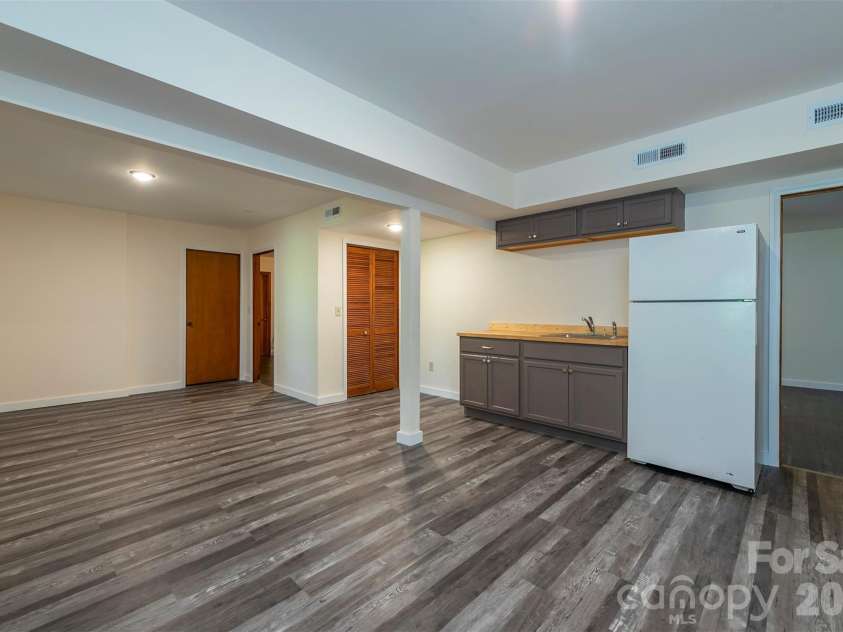 58 Ballantree Drive, Asheville, NC 28803.  MLS# CAR4379084, YatesRealty ID 19453. 
