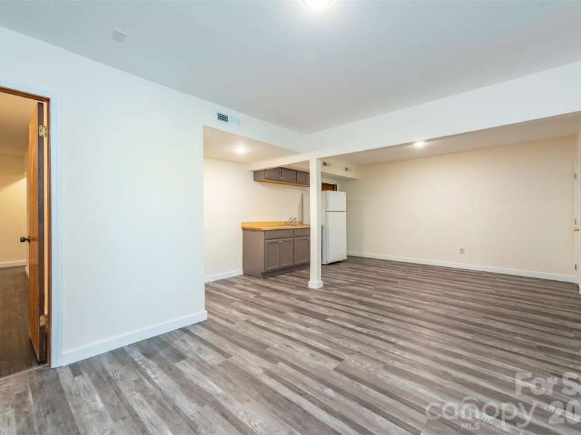 58 Ballantree Drive, Asheville, NC 28803.  MLS# CAR4379084, YatesRealty ID 19453. 