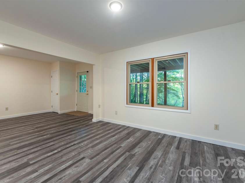 58 Ballantree Drive, Asheville, NC 28803.  MLS# CAR4379084, YatesRealty ID 19453. 