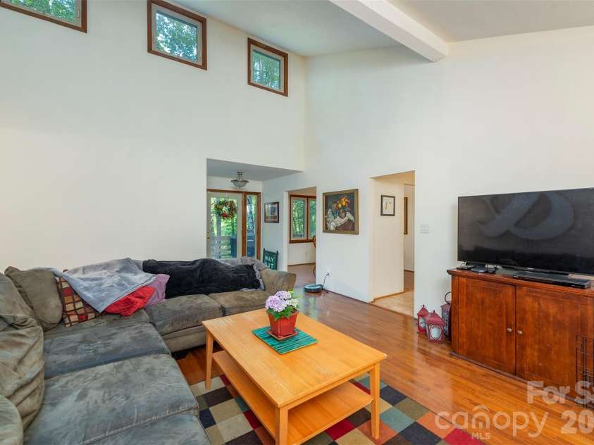58 Ballantree Drive, Asheville, NC 28803.  MLS# CAR4379084, YatesRealty ID 19453. 