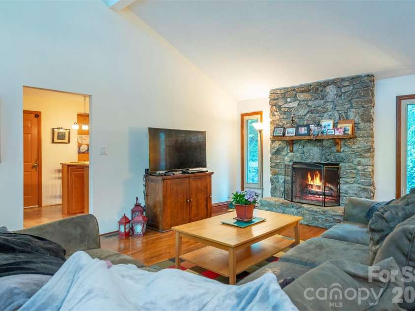 58 Ballantree Drive, Asheville, NC 28803.  MLS# CAR4379084, YatesRealty ID 19453. 