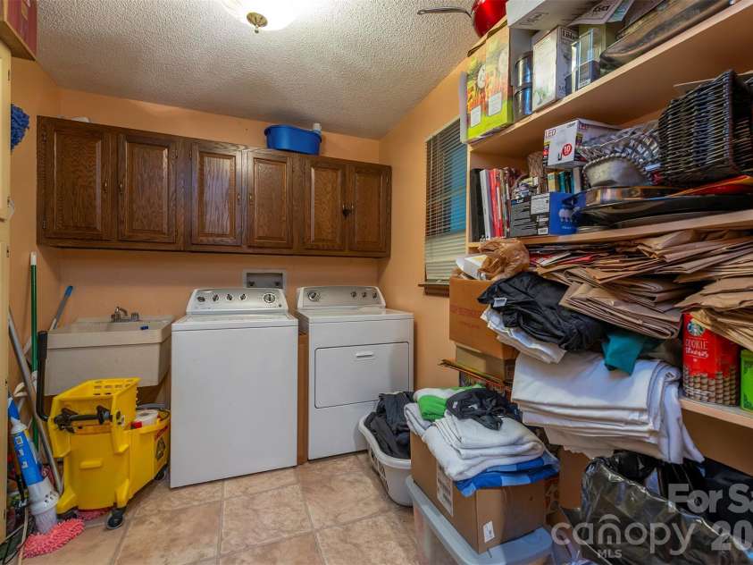 58 Ballantree Drive, Asheville, NC 28803.  MLS# CAR4379084, YatesRealty ID 19453. 