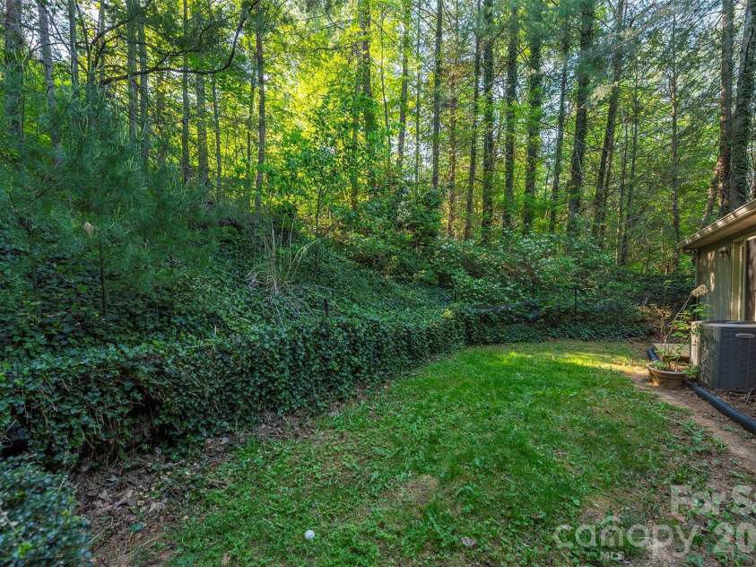 58 Ballantree Drive, Asheville, NC 28803.  MLS# CAR4379084, YatesRealty ID 19453. 