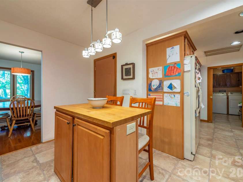 58 Ballantree Drive, Asheville, NC 28803.  MLS# CAR4379084, YatesRealty ID 19453. 