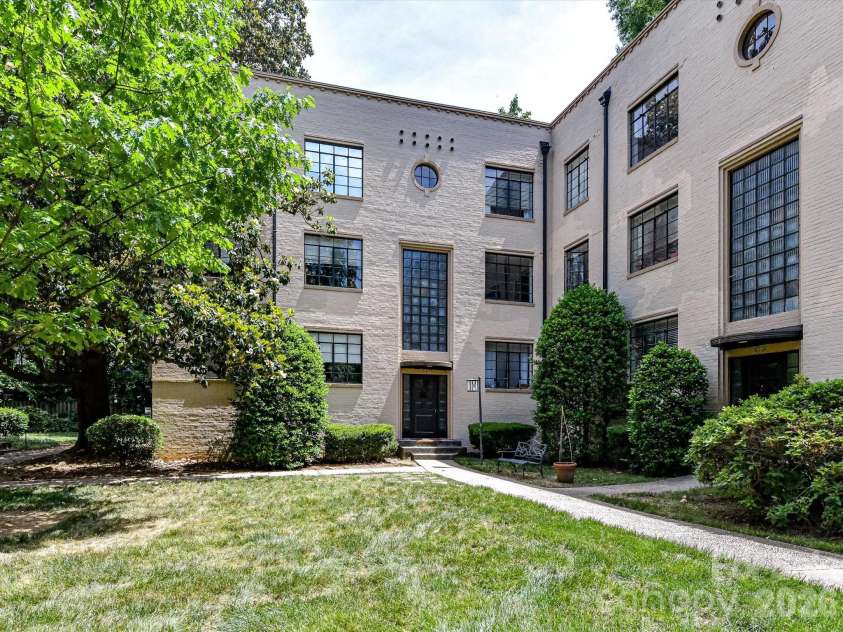1121 Myrtle Avenue, Charlotte, NC 28203.  MLS# CAR4379116, YatesRealty ID 19454. 
