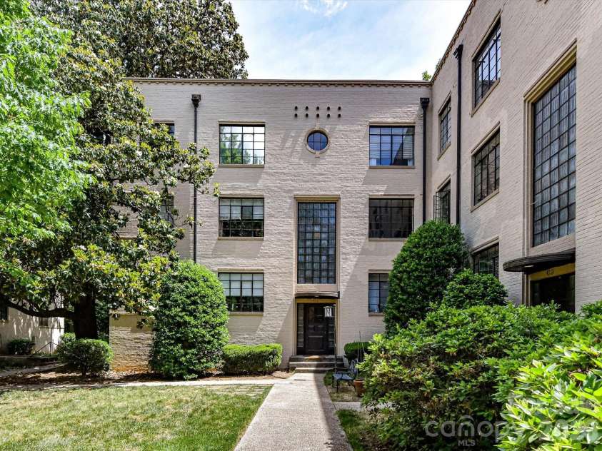 1121 Myrtle Avenue, Charlotte, NC 28203.  MLS# CAR4379116, YatesRealty ID 19454. 