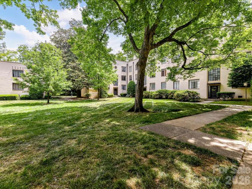 1121 Myrtle Avenue, Charlotte, NC 28203.  MLS# CAR4379116, YatesRealty ID 19454. 