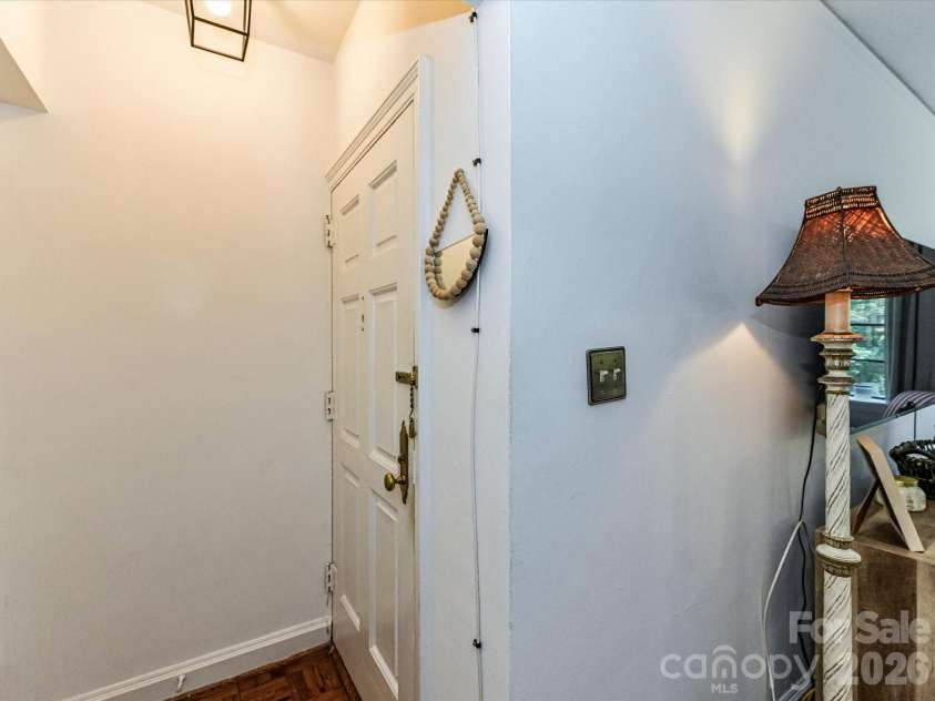 1121 Myrtle Avenue, Charlotte, NC 28203.  MLS# CAR4379116, YatesRealty ID 19454. 