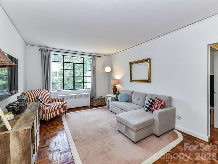 1121 Myrtle Avenue, Charlotte, NC 28203.  MLS# CAR4379116, YatesRealty ID 19454. 