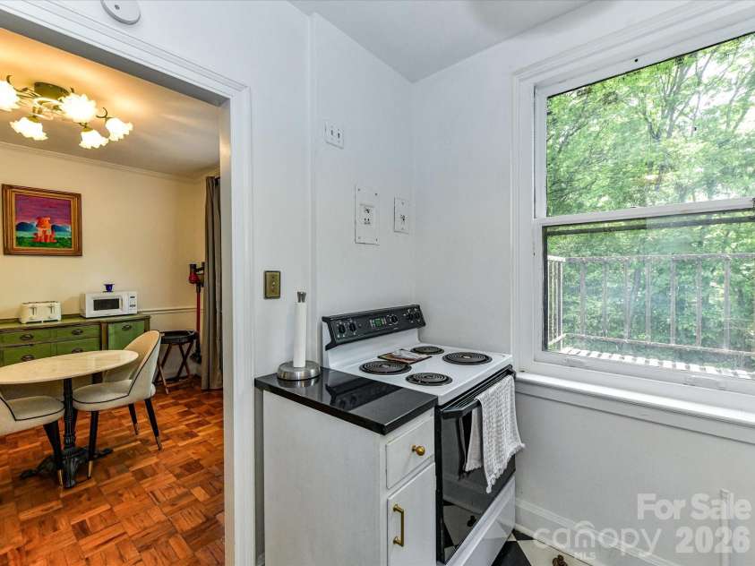 1121 Myrtle Avenue, Charlotte, NC 28203.  MLS# CAR4379116, YatesRealty ID 19454. 